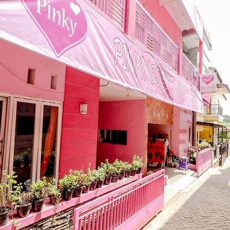 Pinky Guest House Syariah Kota Batu Batu (East Java) Exterior photo