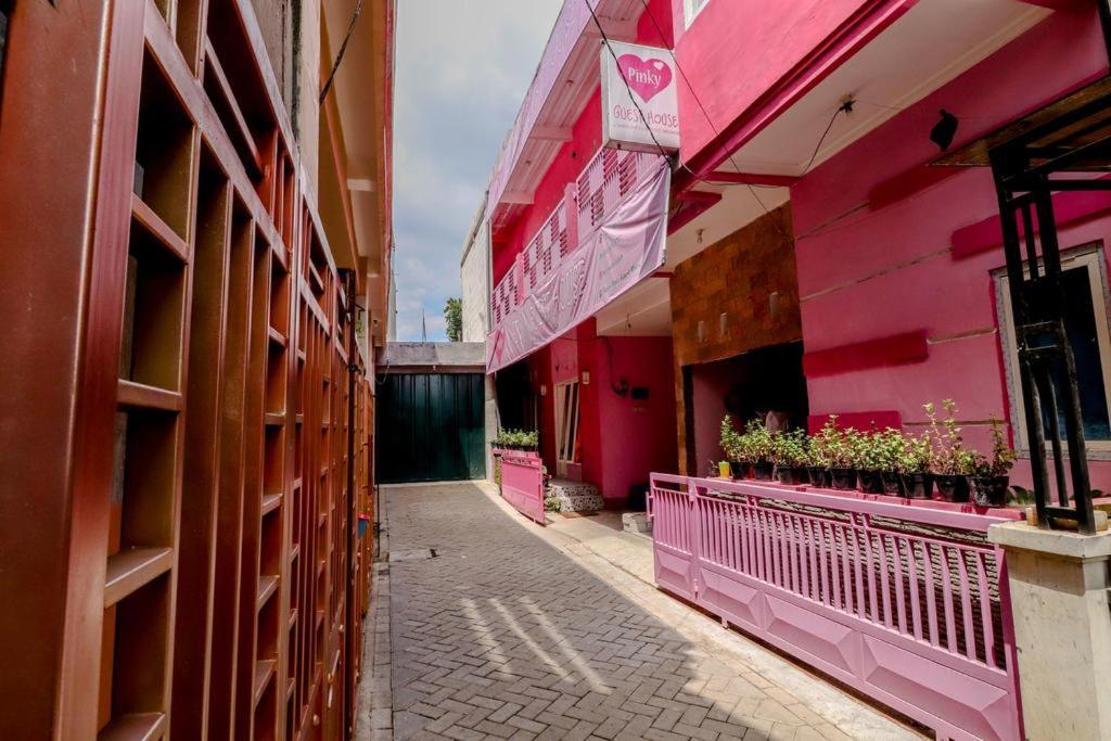 Pinky Guest House Syariah Kota Batu Batu (East Java) Exterior photo