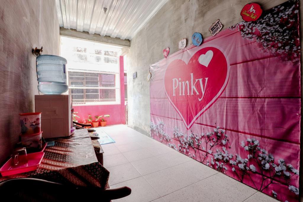 Pinky Guest House Syariah Kota Batu Batu (East Java) Exterior photo