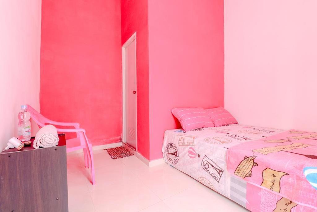 Pinky Guest House Syariah Kota Batu Batu (East Java) Exterior photo