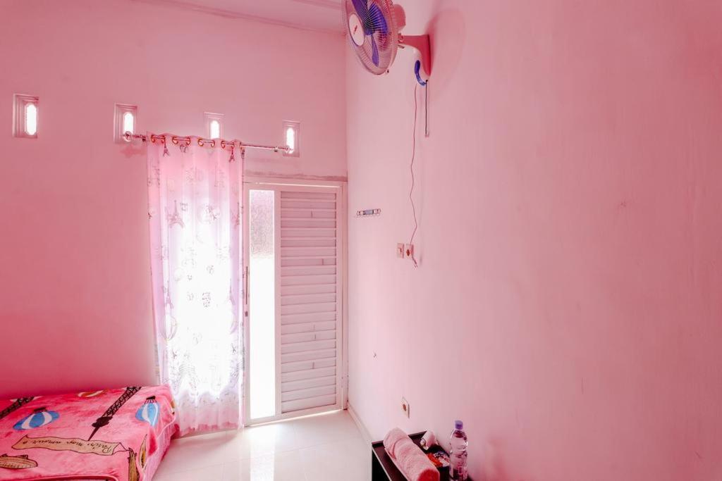 Pinky Guest House Syariah Kota Batu Batu (East Java) Exterior photo